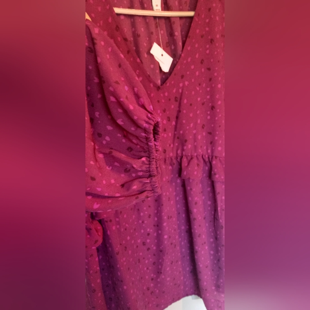 Ingrid & Isabel Maternity Top Blouse Size M Berry Ruffle Trim 3/4 Sleeve V-Neck - Picture 7 of 11